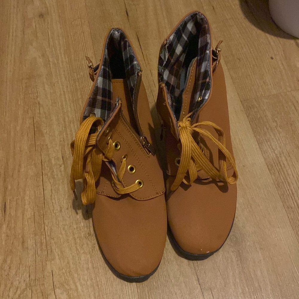 brown boots